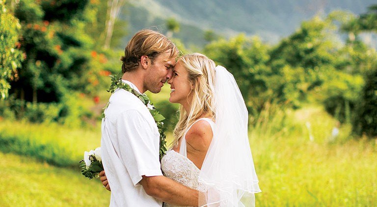 Bethany Hamilton married Adam Dirks