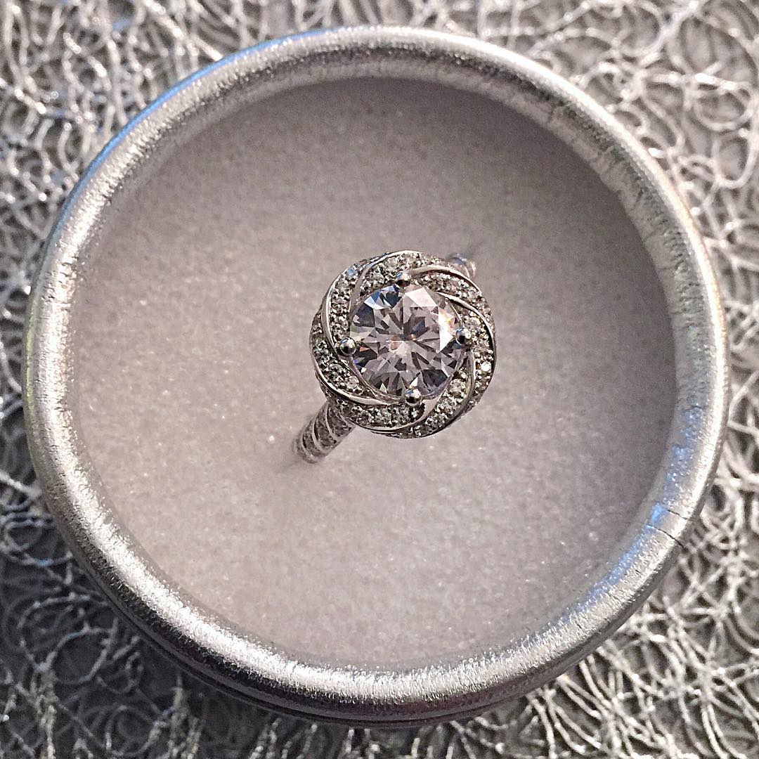 Brilliant earth deals cadenza halo